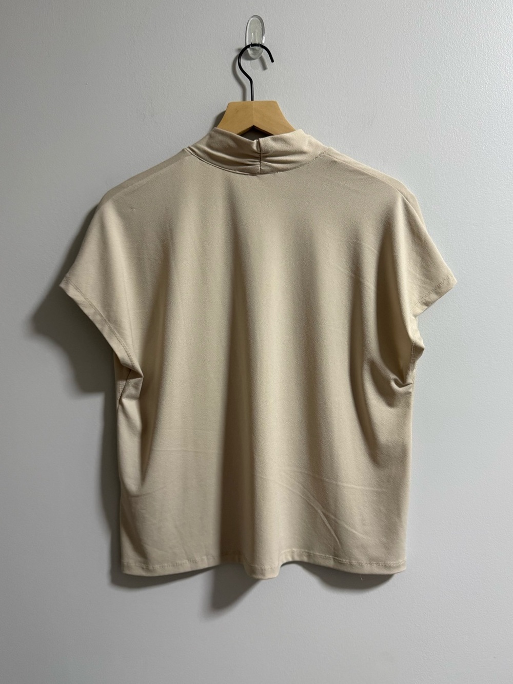 Philosophy Beige Short Sleeve Drape V-Neck Top, Size XL - Picture 7 of 7